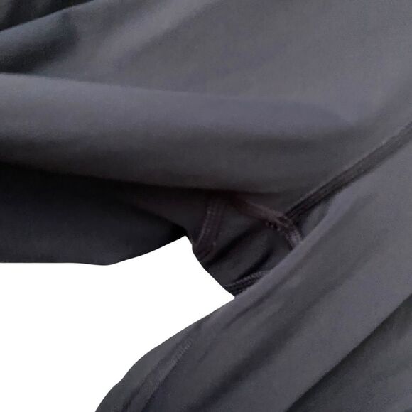 Lululemon High-Rise Crop Leggings in Size 8 in Navy Blue - Picture 7 of 10